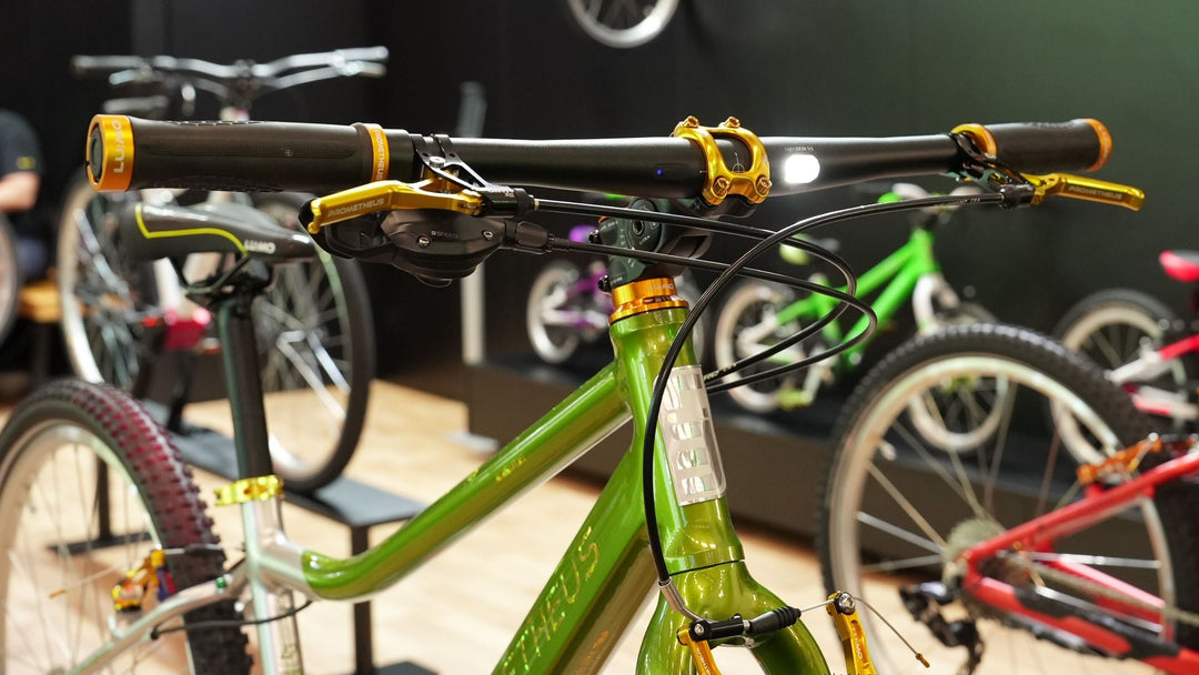LU:MO Kinderfahrrad von PROMETHEUS BIKES mit integriertem Lichtsystem im Lenker, hochwertige Komponenten und modernes Design