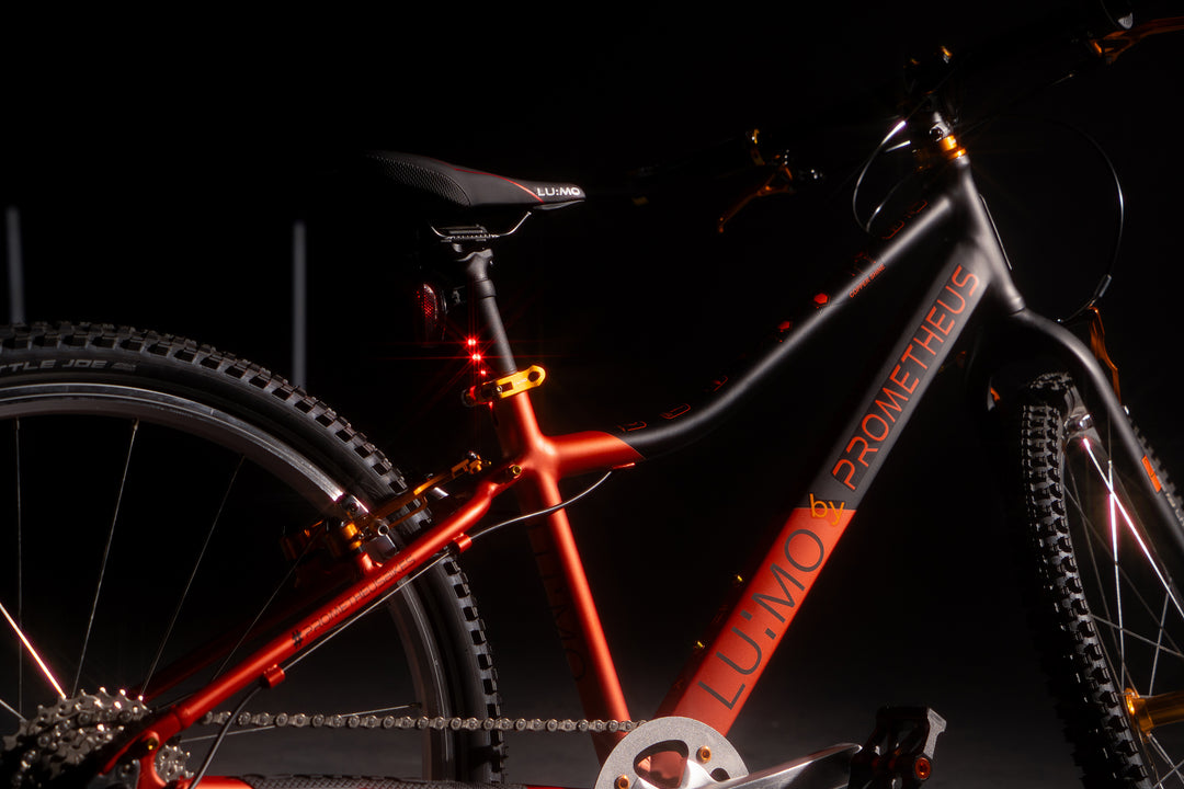 LU:MO Kinderrad 24 Zoll ab 7 Jahre | 8-Gang | COPPER SHINE | LED-Integration ★ Vorverkauf | Versand 19. Dez