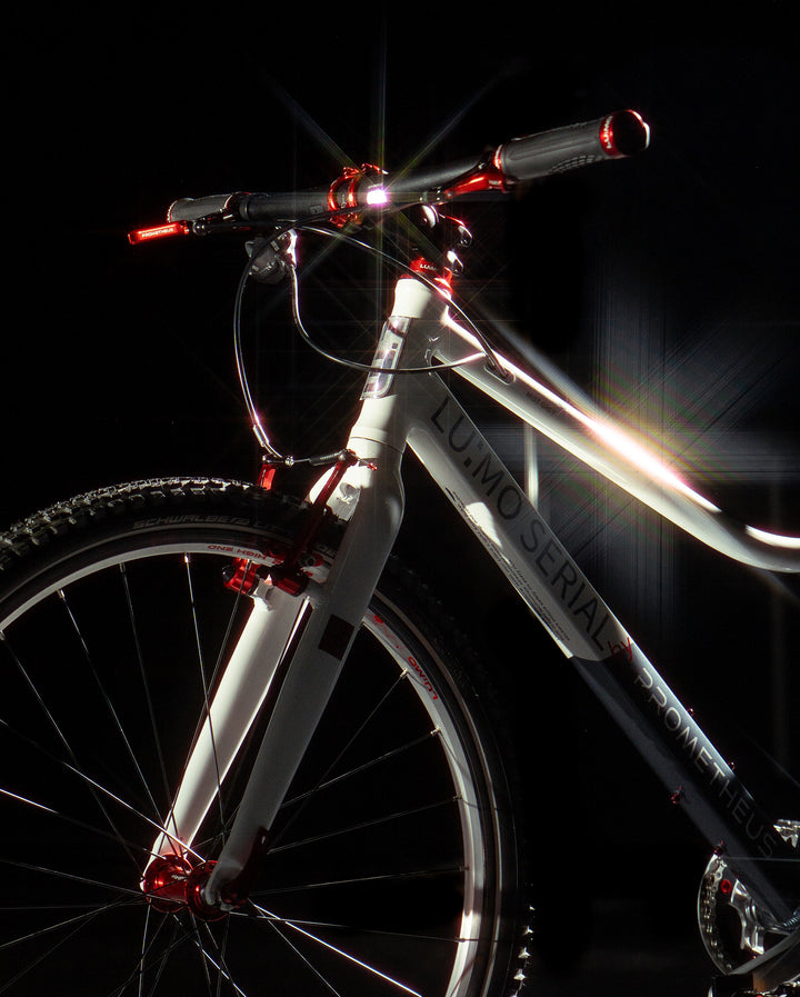 LU:MO Kinderrad 26 Zoll ab 10 Jahre | 9-Gang | MIST GREY | LED-Integration ★ Vorverkauf | Versand 19. Dez