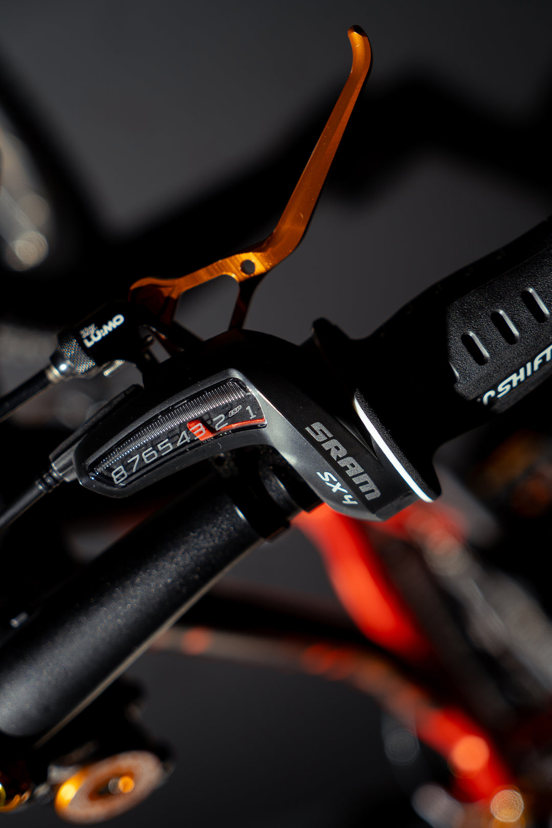 LU:MO Kinderrad 24 Zoll ab 7 Jahre | 8-Gang | COPPER SHINE | LED-Integration ★ Vorverkauf | Versand 19. Dez