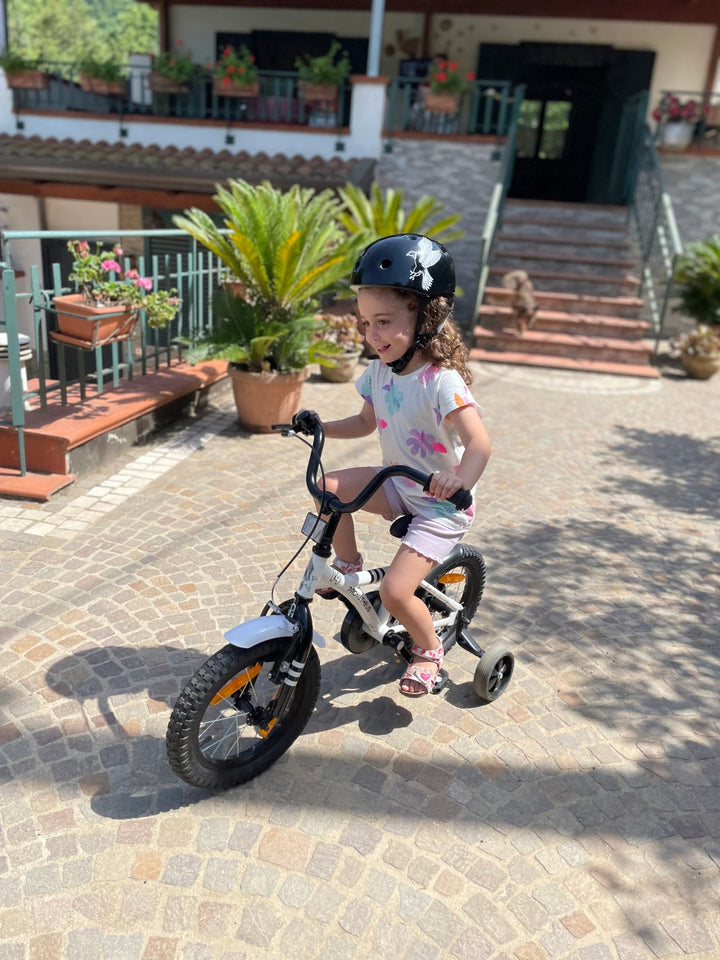 Kinderfahrrad 14 Zoll ab 3 - 4 Jahre mit Stützräder in Weiß & Schwarz – Kinderfahrrad 14 Zoll von prometheus - bikes | prometheus - bikes