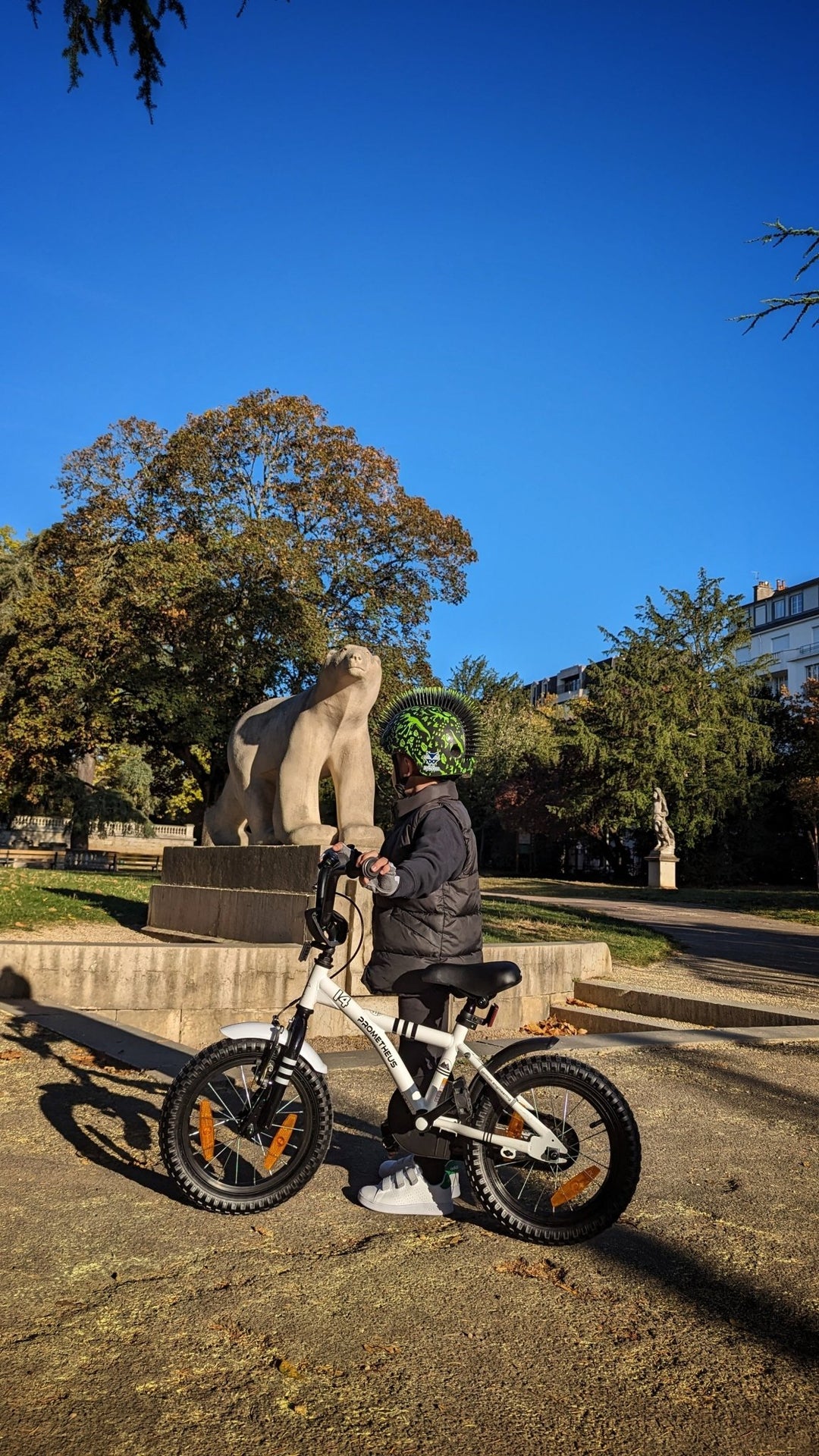 Kinderfahrrad 14 Zoll ab 3 - 4 Jahre mit Stützräder in Weiß & Schwarz – Kinderfahrrad 14 Zoll von prometheus - bikes | prometheus - bikes
